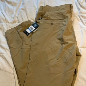 Under Armour 36 x 32 loose straight khakis